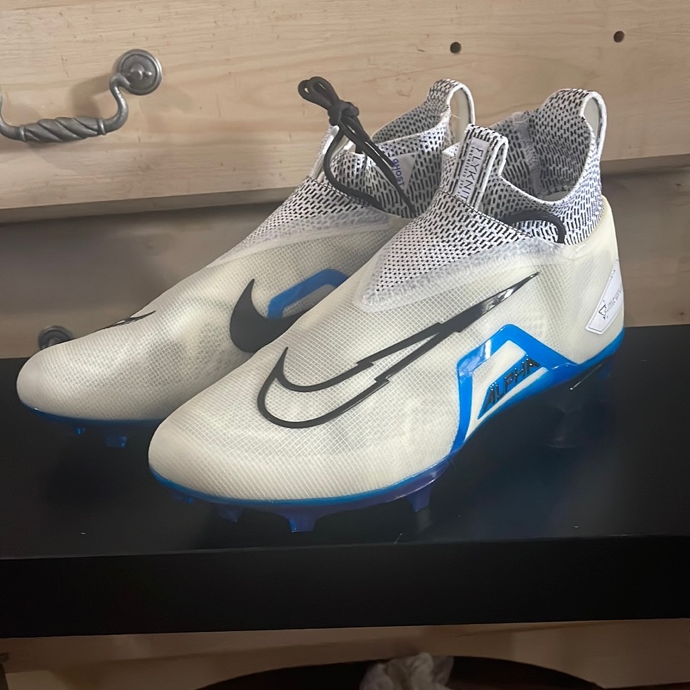 Nike alpha menace 3